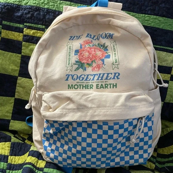 VANS.. We Bloom Together Mother Earth Backpack Old Skool Grom Backpack in Pastel Pink | Vans main image 4
